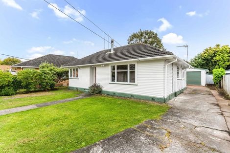 Photo of property in 43 Neil Avenue, Te Atatu Peninsula, Auckland, 0610