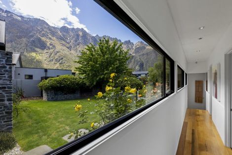 Photo of property in 8 Bretby Court, Jacks Point, Queenstown, 9371