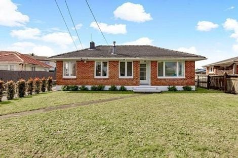 Photo of property in 22a Sutton Crescent, Papakura, 2110