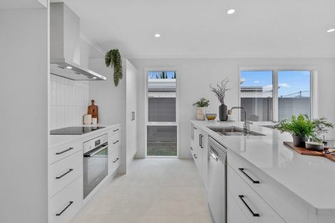 Photo of property in 32 Glenbervie Drive, Glenbervie, 0173