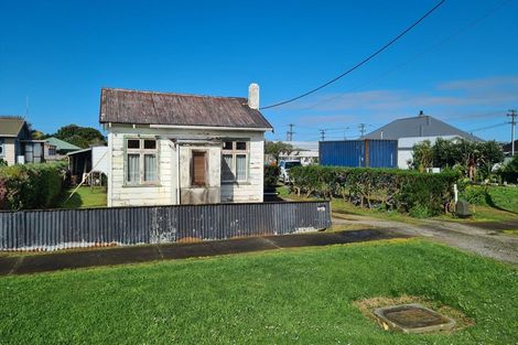 Photo of property in 10 King Street, Opunake, 4616