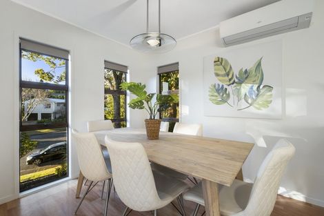 Photo of property in 27 William Hadlow Place, Hatfields Beach, Orewa, 0931