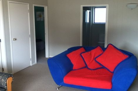 Photo of property in 11 Nimrod Place, Half Moon Bay, Auckland, 2012