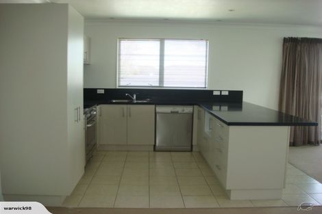 Photo of property in 5b Henry Street, Avondale, Auckland, 1026
