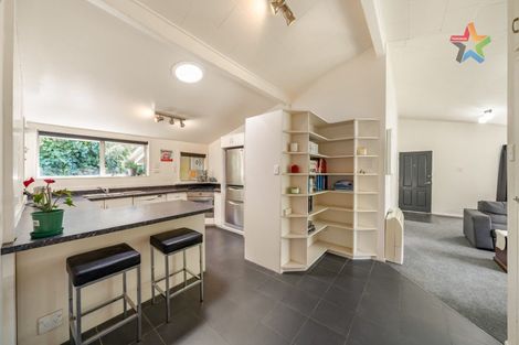 Photo of property in 10 Crawford Grove, Naenae, Lower Hutt, 5011