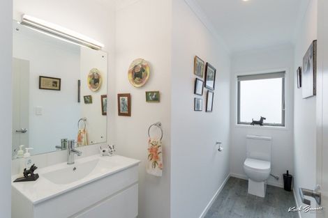 Photo of property in 33 Buddle Road, Wallaceville, Upper Hutt, 5018