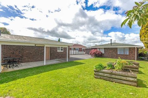 Photo of property in 20 Cedar Crescent, Feilding, 4702