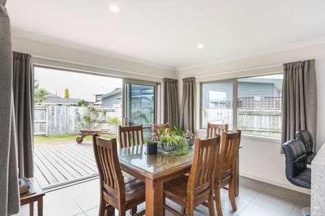 Photo of property in 27 Oak Crescent, Ashhurst, 4810