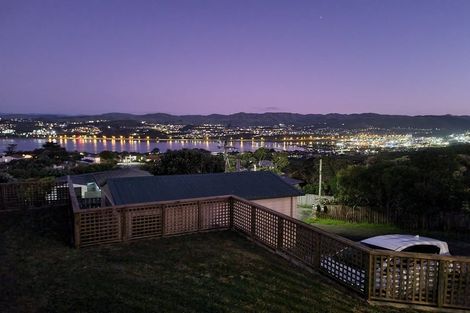 Photo of property in 31 Hiwi Crescent, Titahi Bay, Porirua, 5022