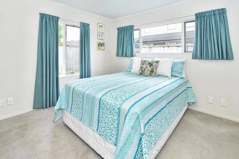 Photo of property in 21 Stranraer Crescent, Wattle Downs, Auckland, 2103