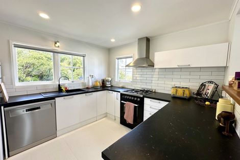 Photo of property in 24a Parklands Drive, Karori, Wellington, 6012