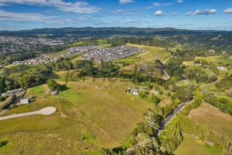 Photo of property in 136 Chamberlain Road, Massey, Auckland, 0614
