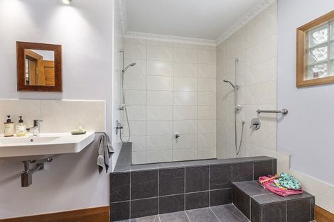 Photo of property in 159 Onepu Road, Lyall Bay, Wellington, 6022