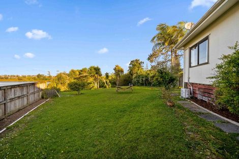 Photo of property in 1/29 Beaubank Road, Kelston, Auckland, 0602