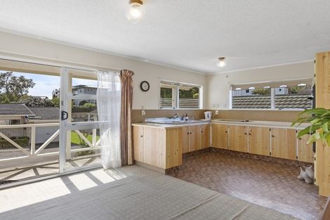 Photo of property in 33 Carrington Street, New Plymouth, 4310