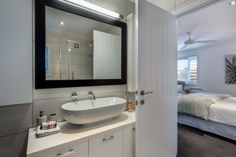 Photo of property in 37a Peter Terrace, Castor Bay, Auckland, 0620