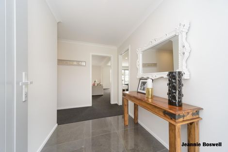 Photo of property in 14 Freedom Drive, Kelvin Grove, Palmerston North, 4414