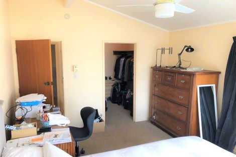 Photo of property in 61 Stanley Point Road, Stanley Point, Auckland, 0624