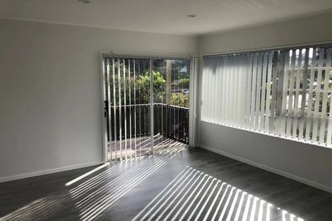 Photo of property in 1/127 Lynn Road, Bayview, Auckland, 0629