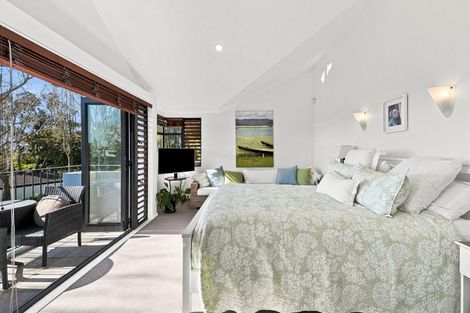 Photo of property in 32a Castor Bay Road, Castor Bay, Auckland, 0620