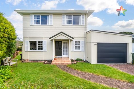 Photo of property in 10 Clematis Grove, Maungaraki, Lower Hutt, 5010
