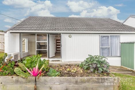 Photo of property in 1/108 West Coast Road, Glen Eden, Auckland, 0602