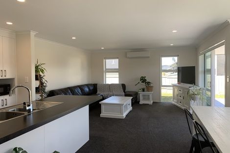 Photo of property in 22 Komata Crescent, Papamoa Beach, Papamoa, 3118