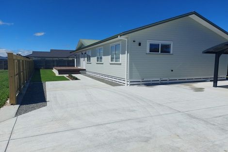 Photo of property in 5 Danske Close, Carterton, 5713