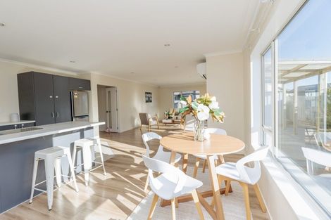 Photo of property in 4 Montego Place, Grenada Village, Wellington, 6037