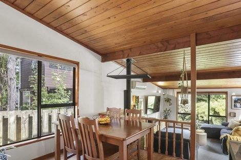 Photo of property in 23 Victory Road, Laingholm, Auckland, 0604