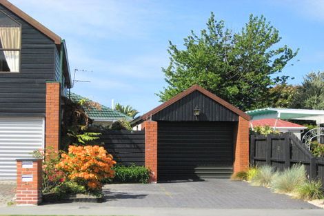 Photo of property in 2/2 Ambleside Drive, Burnside, Christchurch, 8053
