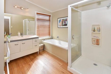 Photo of property in 92a Wharf Road, Clarks Beach, Pukekohe, 2679