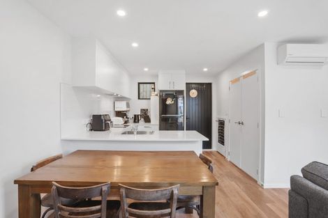 Photo of property in 5 Tokai Place, Glen Eden, Auckland, 0602