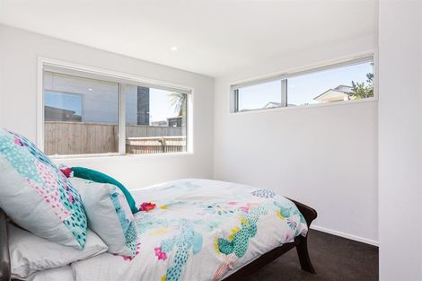 Photo of property in 78 Queen Charlotte Drive, Aotea, Porirua, 5024