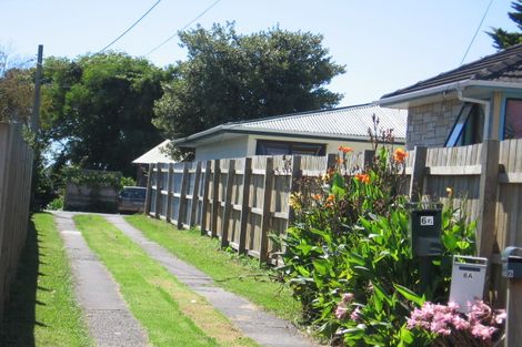 Photo of property in 2/6 Ingleby Place, Kelston, Auckland, 0602