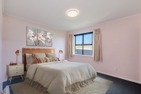 Photo of property in 8 Kohutuhutu Road, Raumati Beach, Paraparaumu, 5032