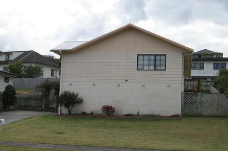 Photo of property in 92 West Harbour Drive, West Harbour, Auckland, 0618