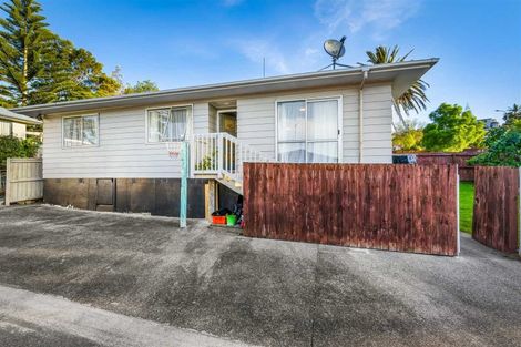 Photo of property in 7 Garton Drive, Massey, Auckland, 0614