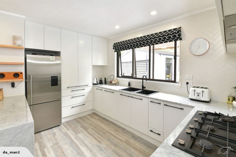 Photo of property in 1/14 Arkles Strand, Arkles Bay, Whangaparaoa, 0932