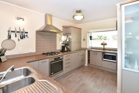 Photo of property in 30 Cochrane Avenue, Arkles Bay, Whangaparaoa, 0932