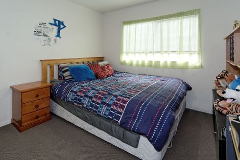 Photo of property in 25b Lucienne Drive, Ranui, Auckland, 0612