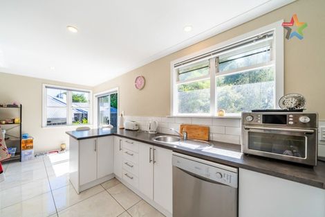 Photo of property in 25 Thomas Street, Stokes Valley, Lower Hutt, 5019