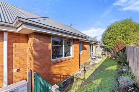 Photo of property in 2/31 Tuckers Road, Redwood, Christchurch, 8051