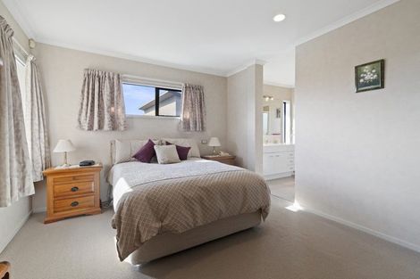 Photo of property in 54 Puriri Road, Pukekohe, 2120