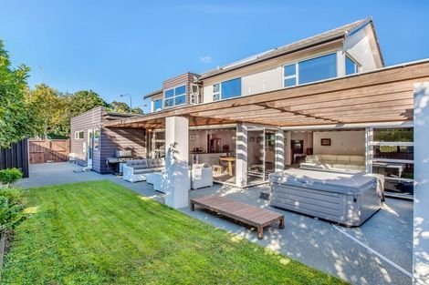 Photo of property in 17 Hinau Street, New Lynn, Auckland, 0600