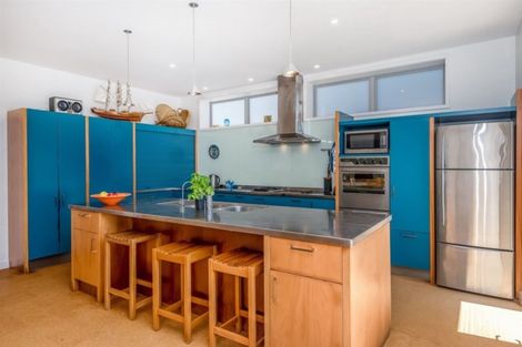 Photo of property in 50 Cliff Road, Torbay, Auckland, 0630