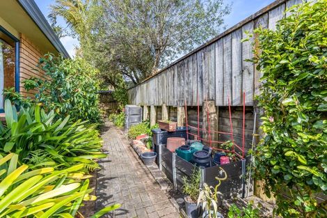 Photo of property in 19 Angel Way, Stanmore Bay, Whangaparaoa, 0932