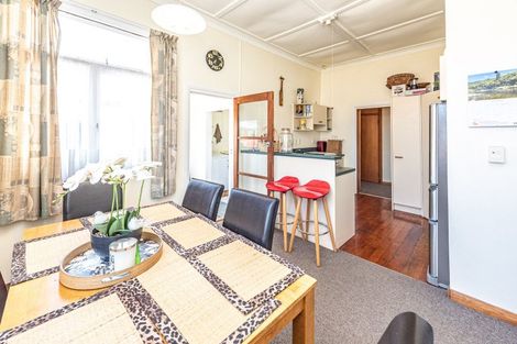 Photo of property in 1 Parkes Avenue, Saint Johns Hill, Whanganui, 4501