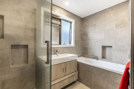 Photo of property in 64 Lemnos Place, Titirangi, Auckland, 0604