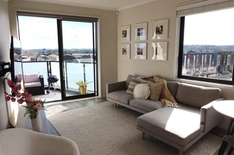 Photo of property in 3/22 Kerewhenua Crescent, Hobsonville, 0616